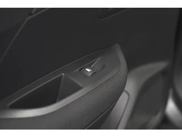 Peugeot 2008 PureTech 130 Active 2023 Benzine 26