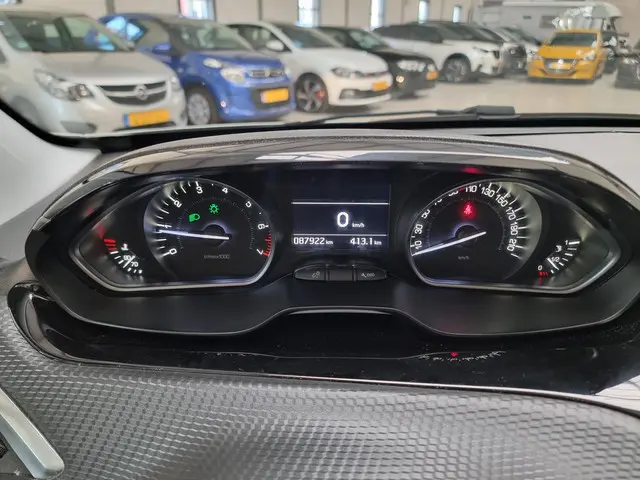 Peugeot 208 1.2 PureTech GT-Line 2019 Benzine 24
