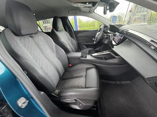 Peugeot 408 1.6 HYbrid GT 180 EAT8 2023 Hybride Benzine 16