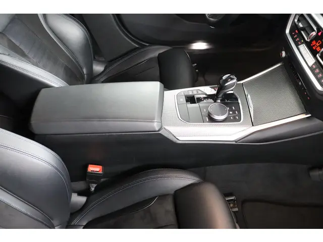 BMW 3 Serie 330i High Executive 2020 Benzine 69