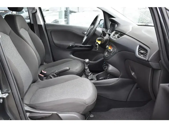 Opel Corsa 1.4 Edition 2017 Benzine 12