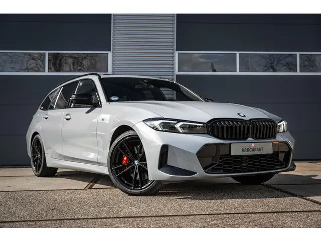 BMW 3 Serie Touring 320i High Executive 2023 Benzine 8