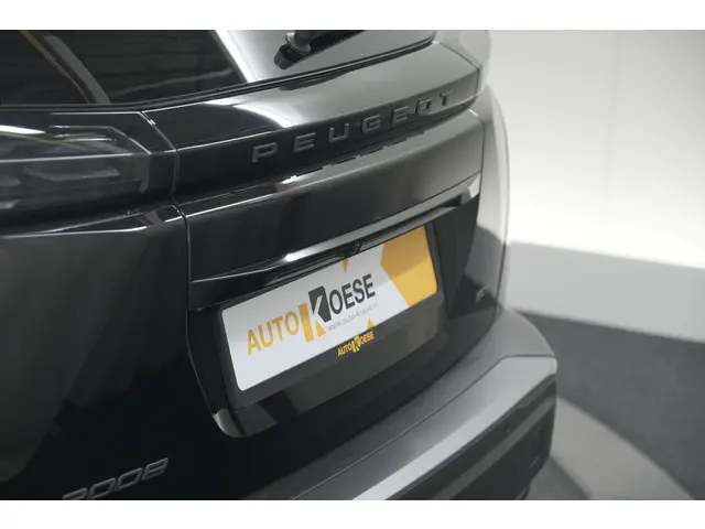 Peugeot 2008 PureTech 130 EAT8 GT 2024 Benzine 25
