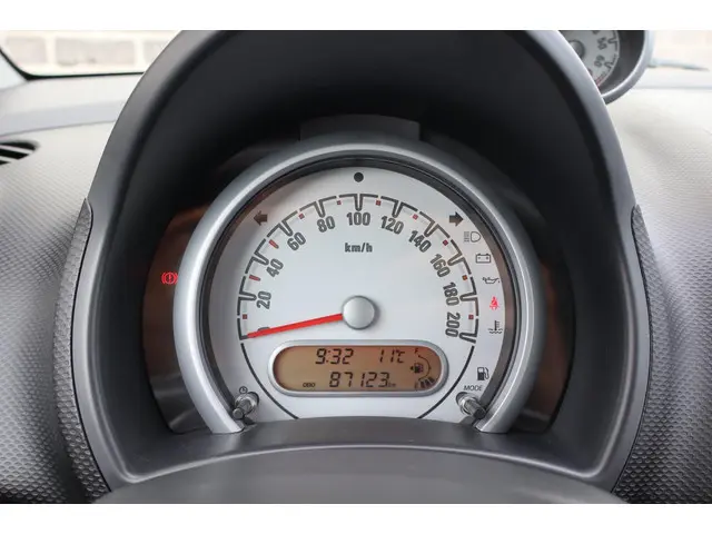 Opel Agila 1.0 Edition 2013 Benzine 17