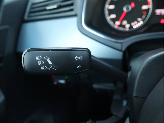 SEAT Arona 1.0 TSI Style Business 2019 Benzine 31