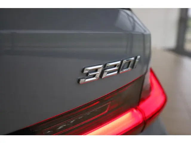 BMW 3 Serie Touring 320i 2025 Benzine 26