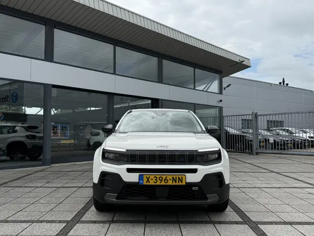 Jeep Avenger Longitude 54 kWh Aut. 2024 Elektrisch 8
