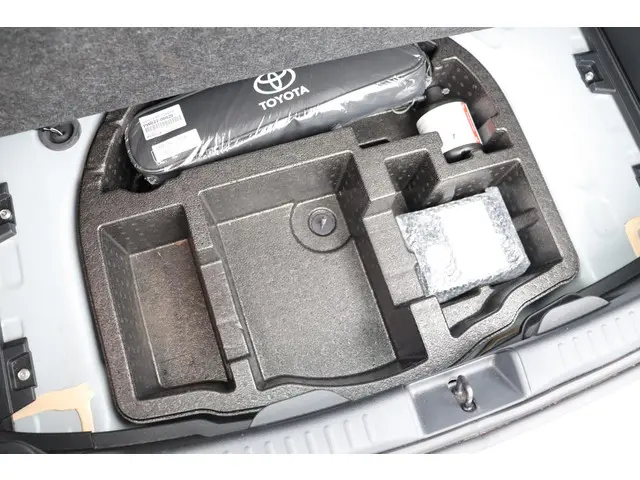 Toyota Yaris 1.5 Hybrid Dynamic 2021 Hybride Benzine 28