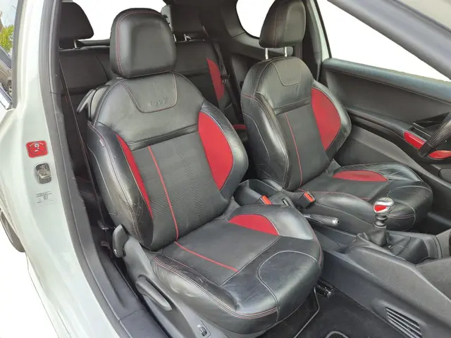 Peugeot 208 1.6 THP GTi 2013 Benzine 13