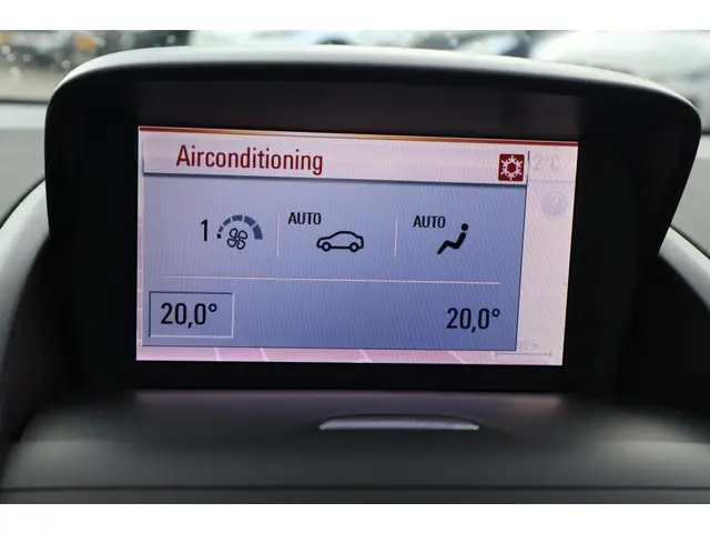 Opel Zafira Tourer 1.4 Cosmo 2012 Benzine 31