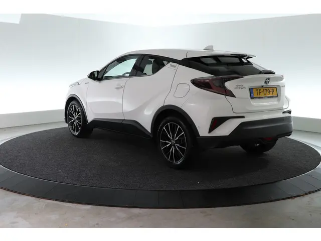 Toyota C-HR 1.8 Hybrid Executive 2018 Hybride Benzine 13