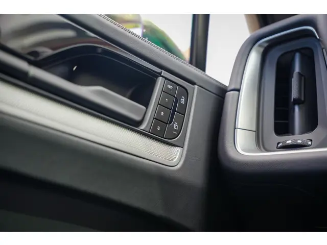 Porsche Cayenne 3.0 E-Hybrid 2024 Hybride Benzine 21