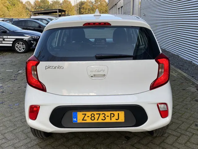 Kia Picanto 1.0 DPi DynamicLine 2024 Benzine 6