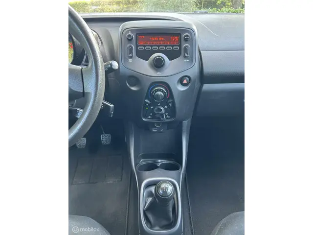Toyota Aygo 1.0 VVT-i x 2015 Benzine 10
