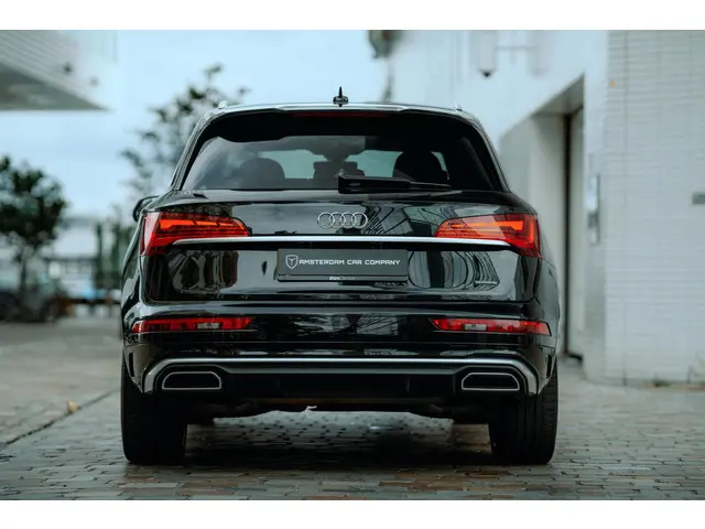 Audi Q5 50 TFSI e S edition 2021 Hybride Benzine 4