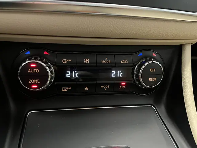 Mercedes-Benz GLA 180 Business Solution 2018 Benzine 23