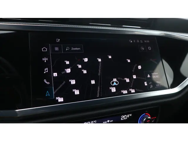 Audi Q3 45 TFSI e S edition 2025 Hybride Benzine 15