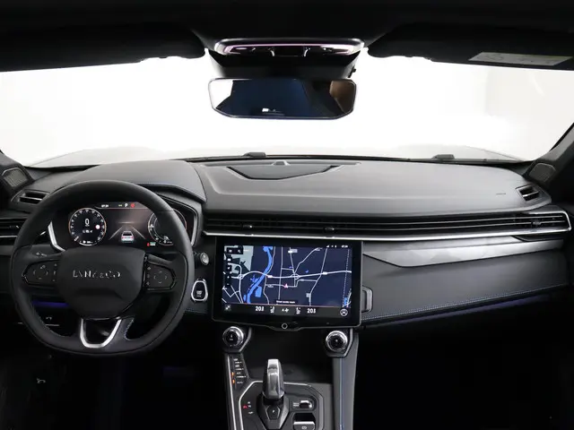 Lynk & Co 01 3
