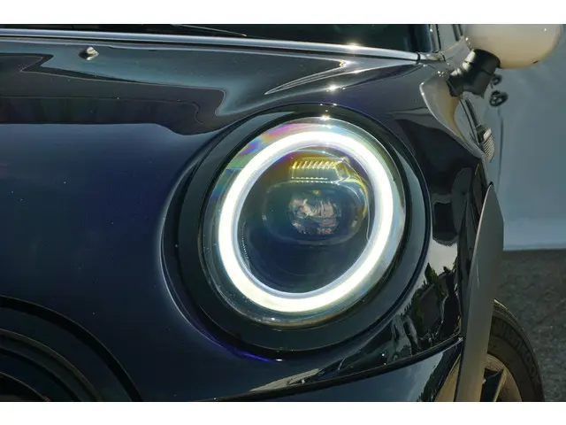 MINI 5-Deurs Cooper Camden Edition 2023 Benzine 7