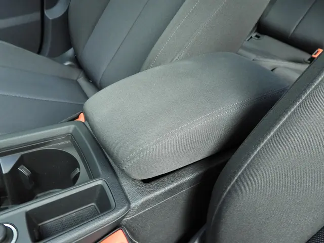 Audi Q3 35 TFSI Business Edition 2020 Benzine 37