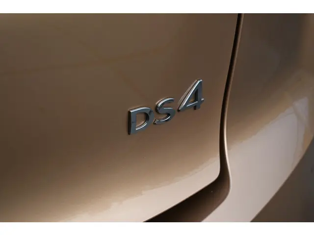 DS DS 4 E-Tense Rivoli Cross 2022 Hybride Benzine 9