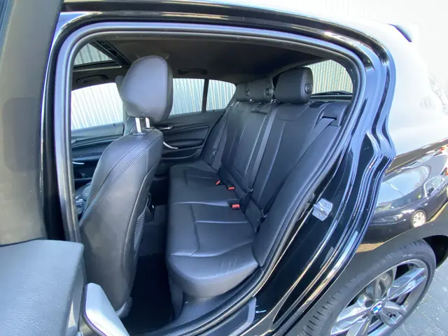 BMW 1 Serie M135i High Executive 2014 Benzine 6