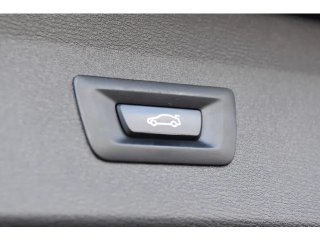 BMW X1 sDrive20i VDL Nedcar Edition 2019 Benzine 33