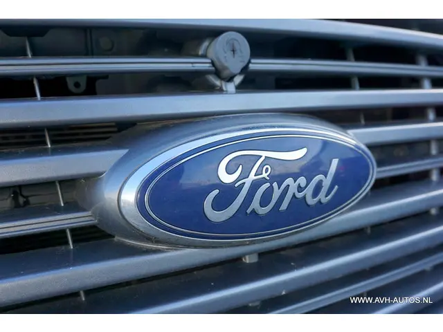 Ford Transit 350 2.2 TDCI L3H3 Ambiente 2015 Diesel 10