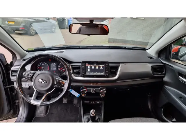 Kia Stonic 1.0 T-GDi DynamicLine 2019 Benzine 27