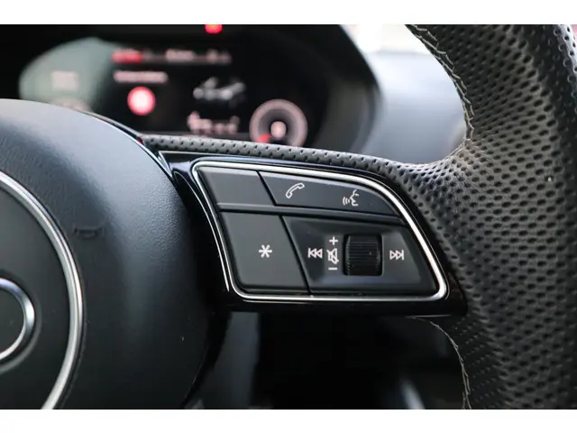 Audi Q2 35 TFSI S EDITION 2024 Benzine 17