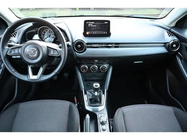 Mazda 2 Skyactiv-G 90 5MT GT-M 2019 Benzine 11