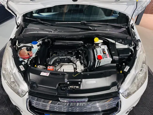 Peugeot 208 1.6 THP XY 2013 Benzine 37