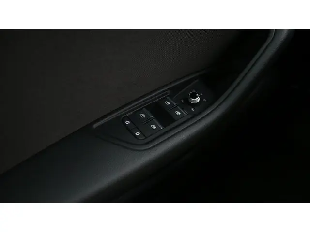 Audi A4 Avant 35 TFSI 150pk Competition 2021 Benzine 14