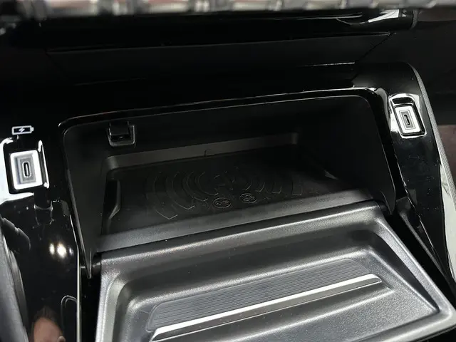 Peugeot 2008 1.2 Hybrid 145 PK GT 2025 Hybride Benzine 29