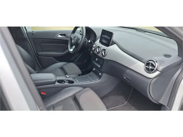 Mercedes-Benz B-Klasse 180 Ambition 2016 Benzine 14