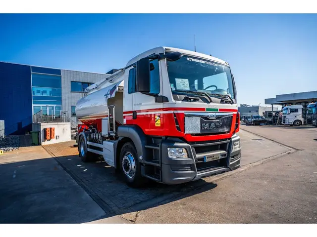 MAN TGS 18.400 4x4H +CM 11.500L /4 COMP 2015 Diesel 2