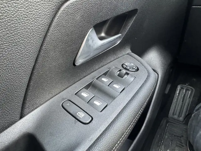 Opel Mokka 1.2 Turbo GS 2025 Benzine 24