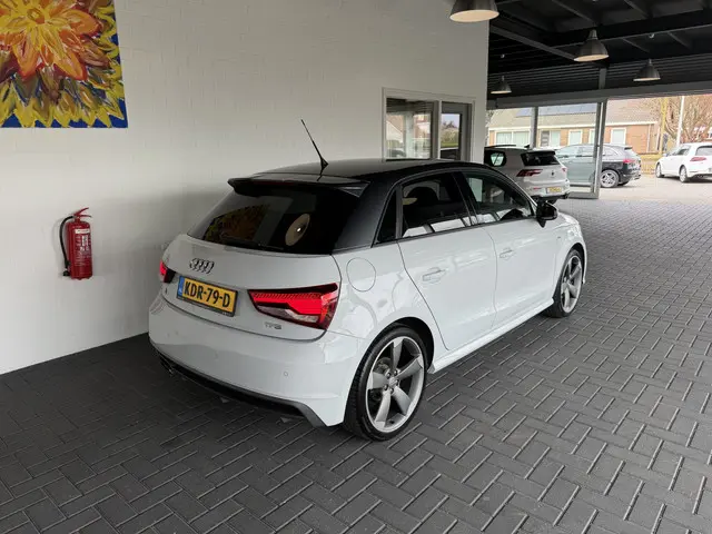 Audi A1 Sportback 1.4 TFSI CoD Sport S-Line 2017 Benzine 3