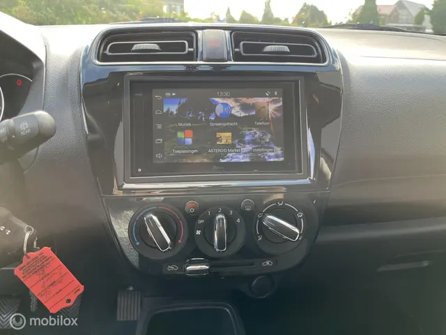 Mitsubishi Space Star 1.0 Intense 2016 Benzine 11