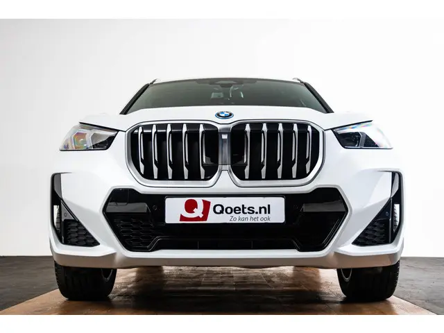 BMW X1 xDrive25e 2024 Hybride Benzine 22