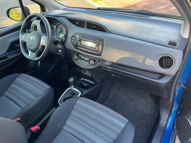 Toyota Yaris 1.5 Hybrid Now 2016 Hybride Benzine 6