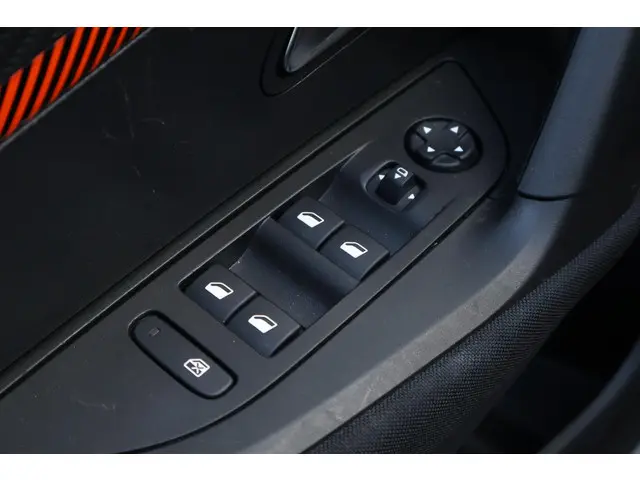 Peugeot 2008 1.2 PureTech Active Pack 2023 Benzine 30