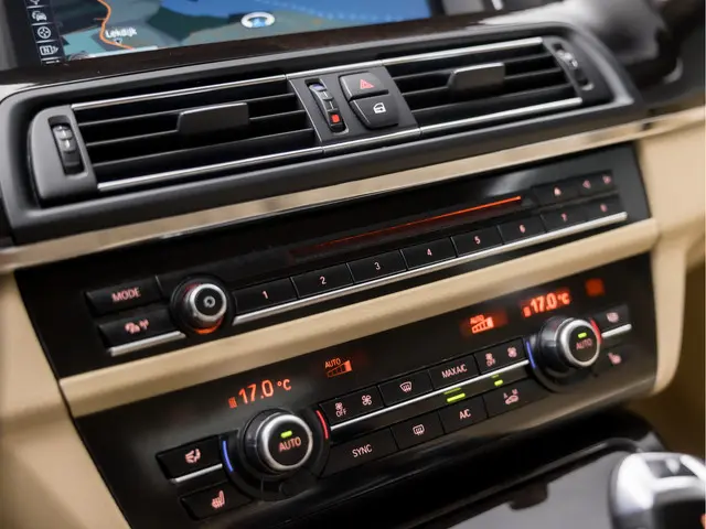 BMW 5 Serie 535i High Executive 2016 Benzine 9