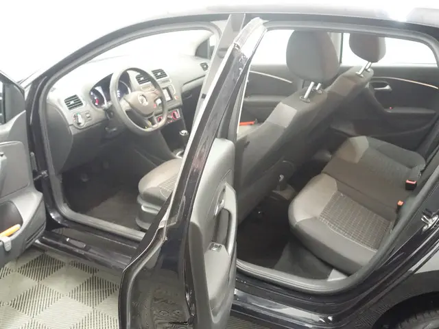 Volkswagen Polo 1.4 TDI Highline- 2014 Diesel 19