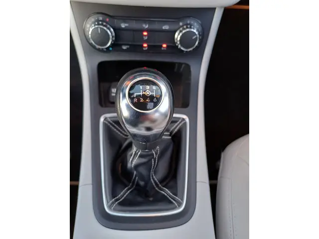 Mercedes-Benz B-Klasse 180 Prestige 2013 Benzine 43