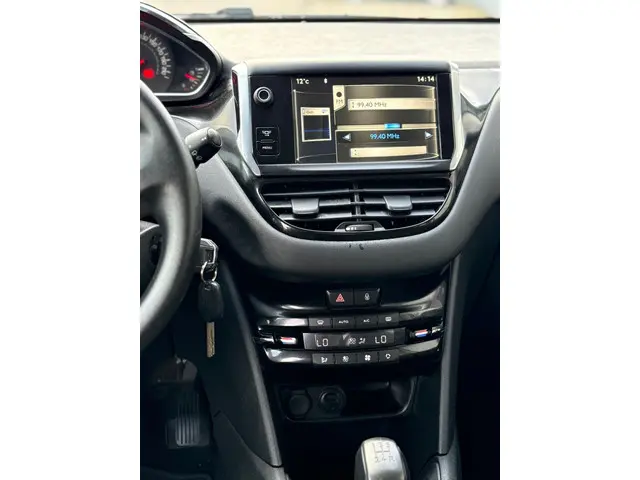 Peugeot 208 1.2 VTi Envy | airco | navi 2014 Benzine 9