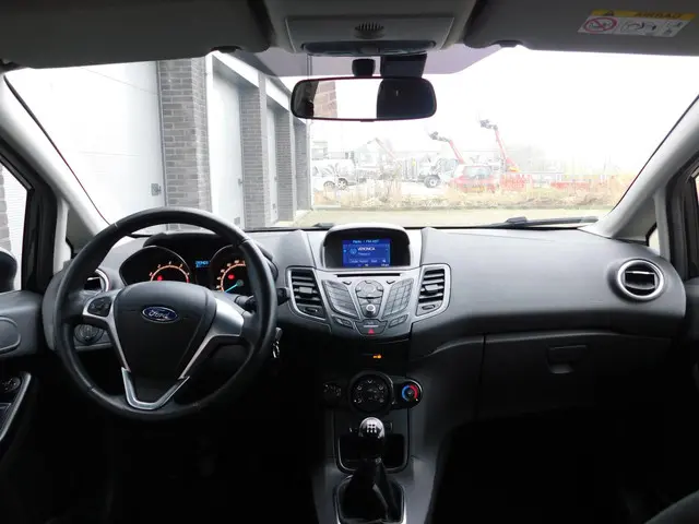 Ford Fiesta 1.0 Style 5 DRS AIRCO NAVI 2016 Benzine 5