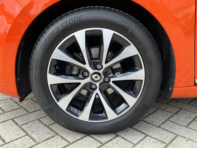 Renault Clio 1.0 TCe Intens 2021 Benzine 31