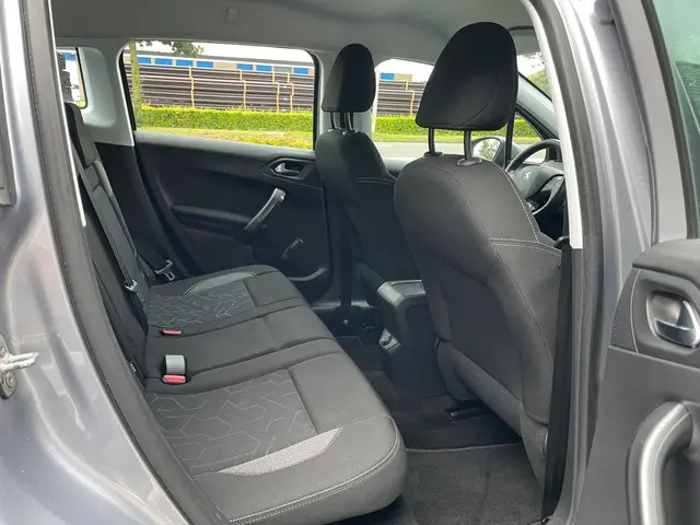 Peugeot 2008 1.2 PureTech Active|NL auto| 2017 Benzine 18