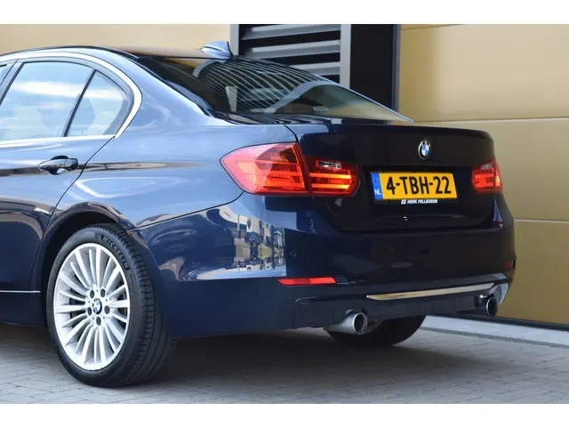 BMW 3 Serie 335i High Executive 2014 Benzine 4